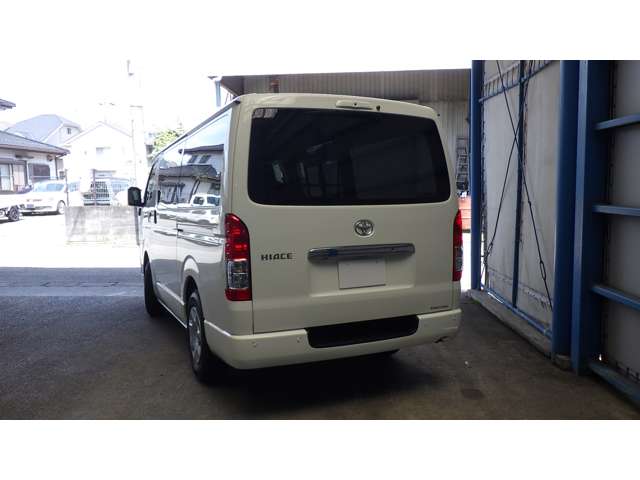 Toyota Hiace Van 12