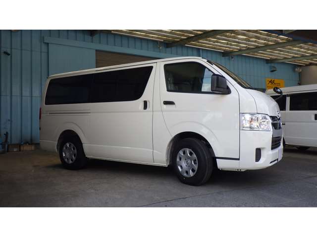 Toyota Hiace Van 3