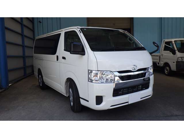Toyota Hiace Van 8