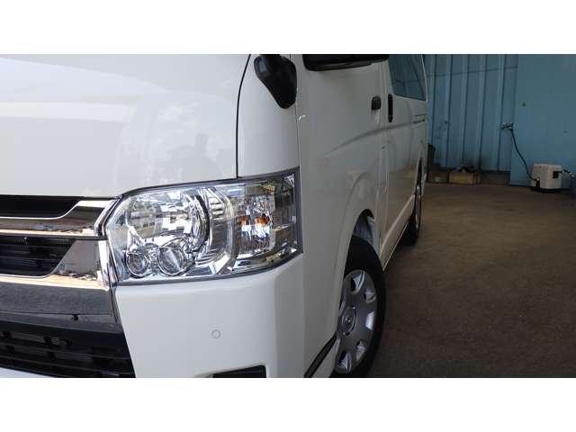 Toyota Hiace Van 10