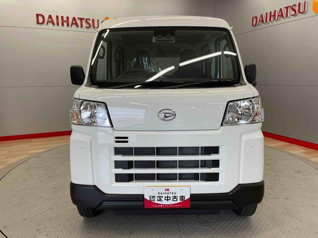 Daihatsu Hijet Cargo 3