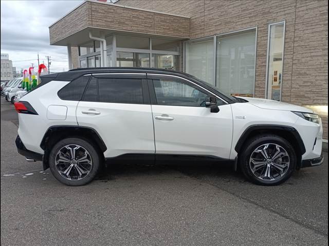Toyota RAV4 PHV 9