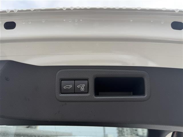 Toyota Harrier 5