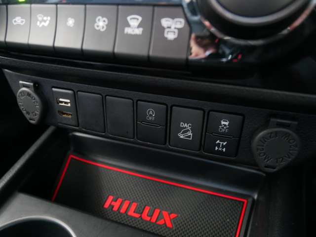 Toyota Hilux 12