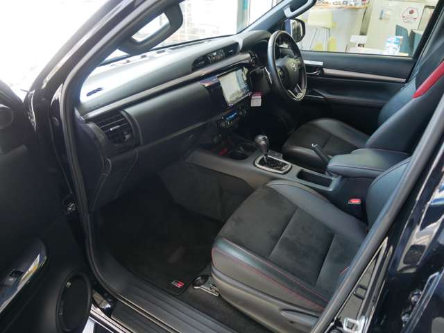 Toyota Hilux 2