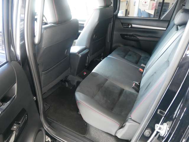 Toyota Hilux 8