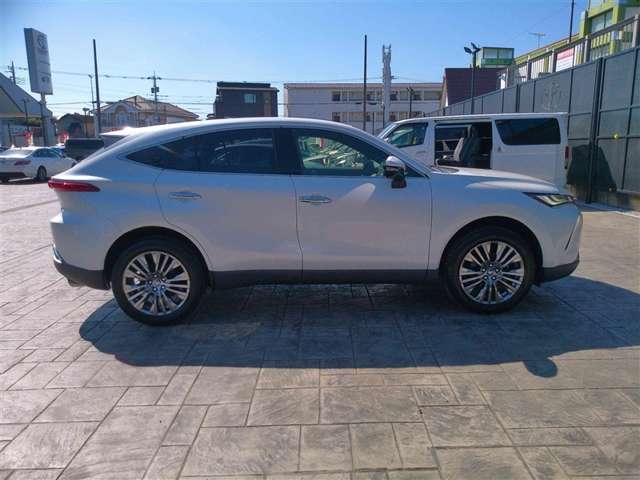 Toyota Harrier 11