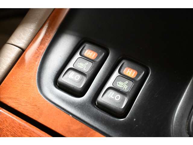 Toyota Land Cruiser Cygnus 7