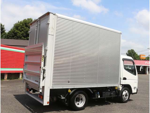 Mitsubishi Fuso Canter 9