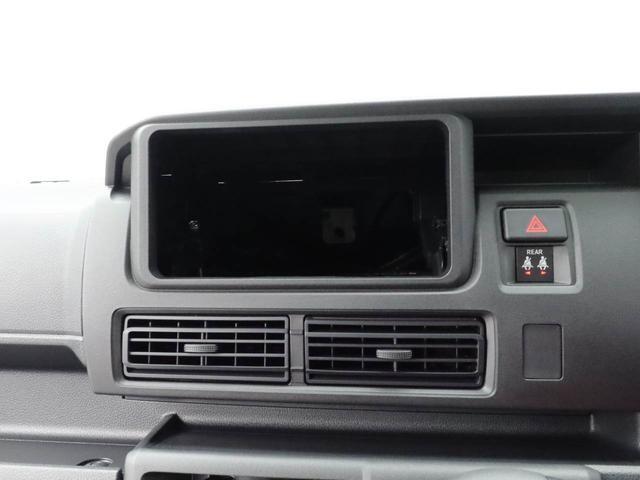 Daihatsu Hijet Cargo 4