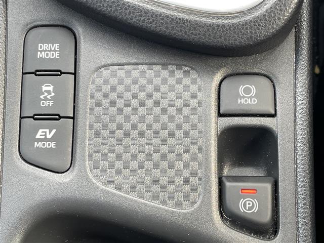 Toyota Yaris Cross 12
