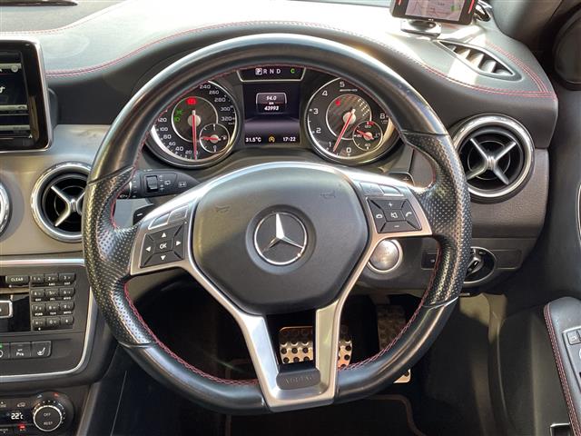 Mercedes-Benz GLA-Class 11