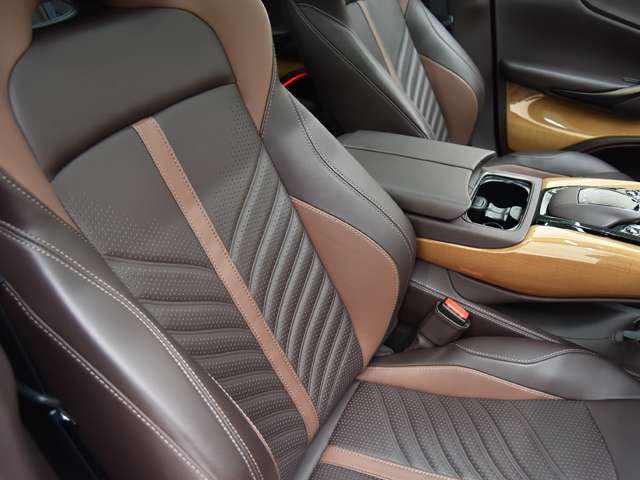 Aston Martin DBX 11