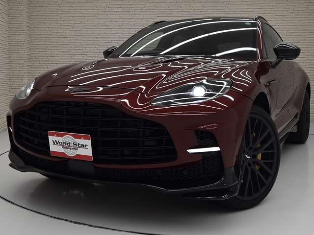 Aston Martin DBX 5