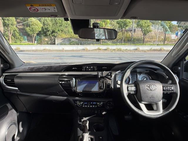 Toyota Hilux 11