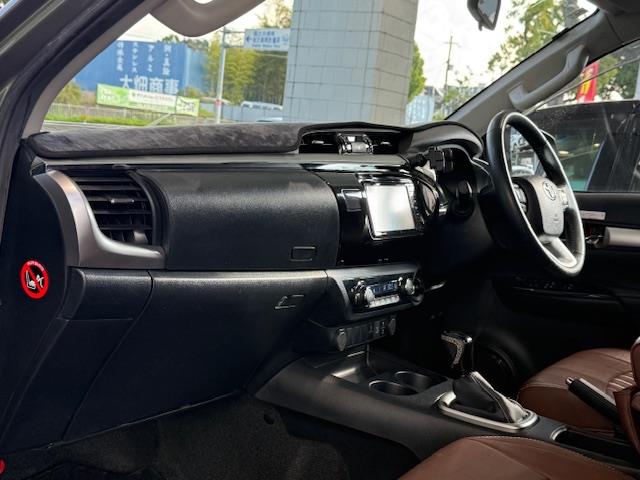 Toyota Hilux 9