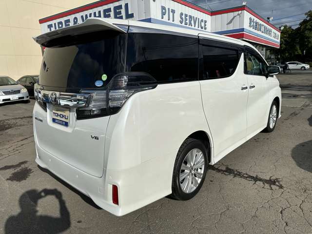 Toyota Vellfire 6