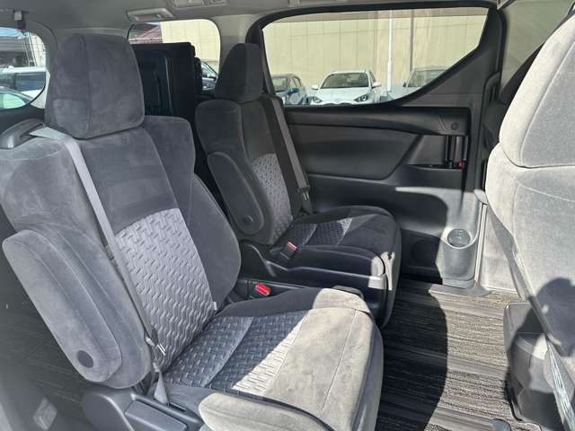 Toyota Vellfire 8