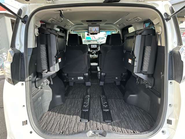 Toyota Vellfire 9