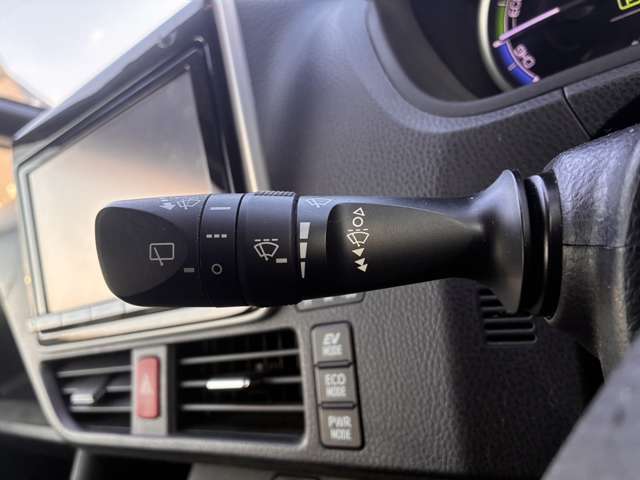 Toyota Voxy 12