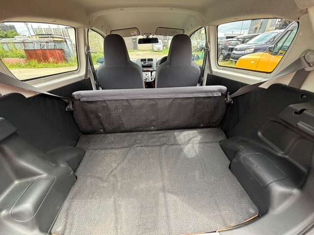 Daihatsu Mira 12