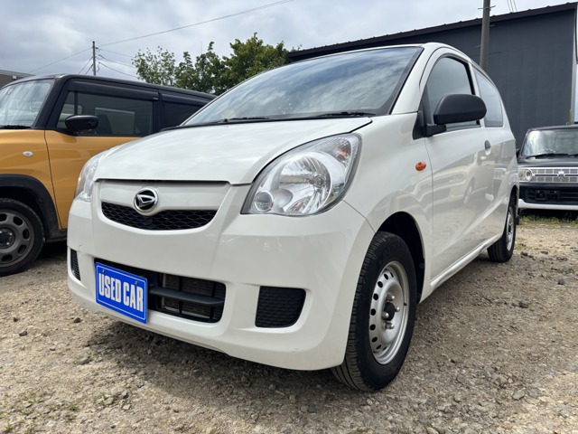 Daihatsu Mira 3