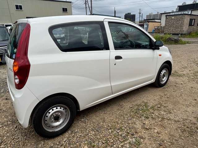 Daihatsu Mira 9