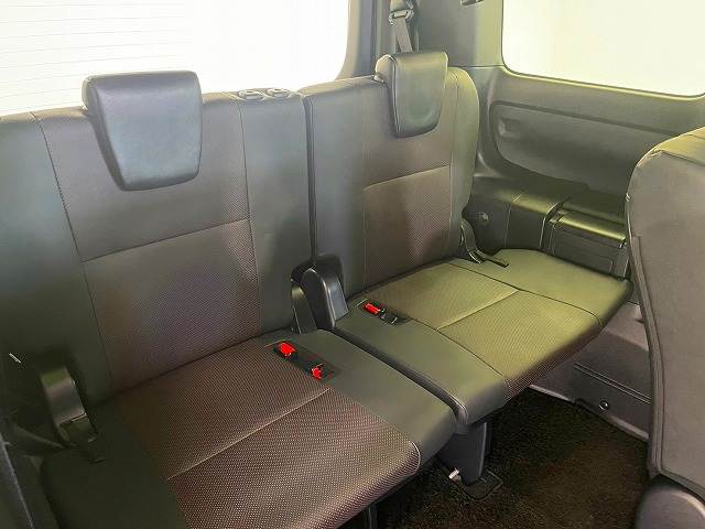 Toyota Esquire 12