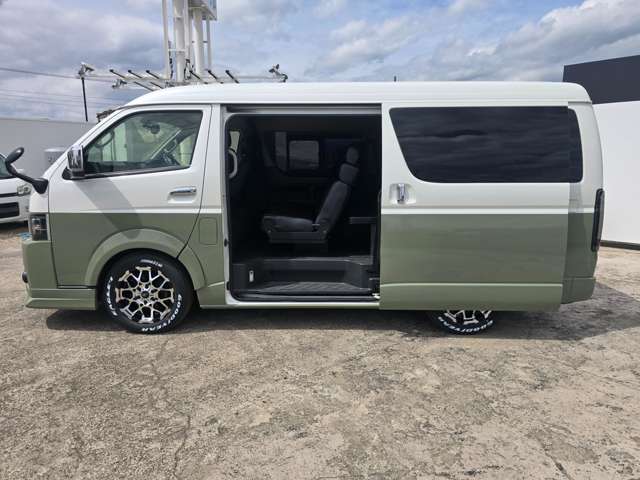 Toyota Hiace 12