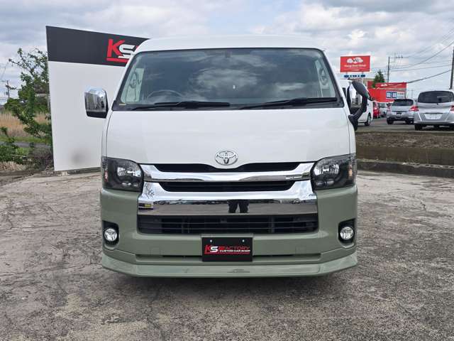 Toyota Hiace 8