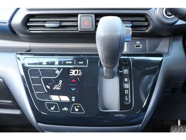 Mitsubishi eK X 6
