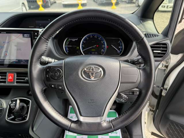 Toyota Voxy 9