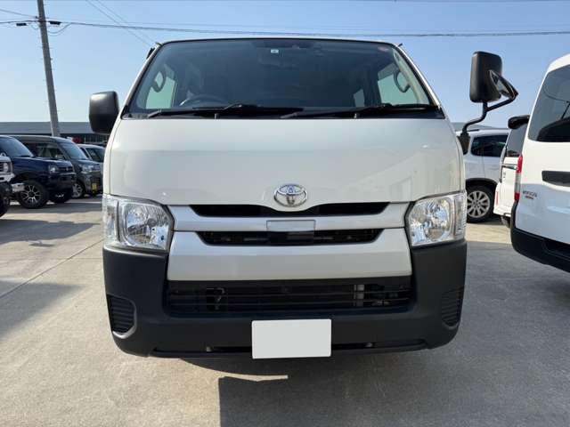 Toyota Hiace Van 3