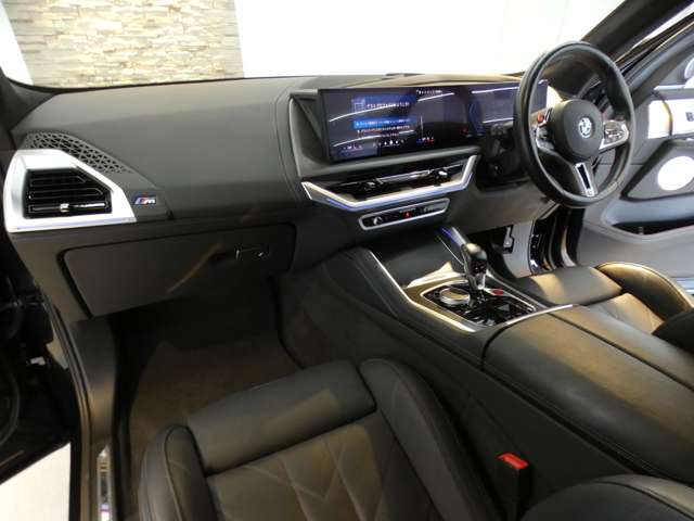 BMW XM 8