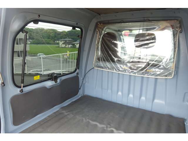 Daihatsu Midget II 12