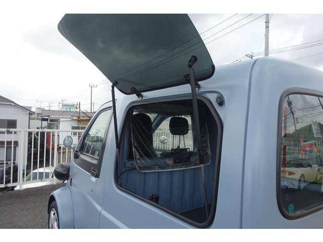 Daihatsu Midget II 9