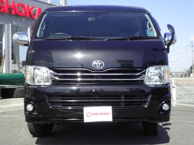Toyota Hiace 2