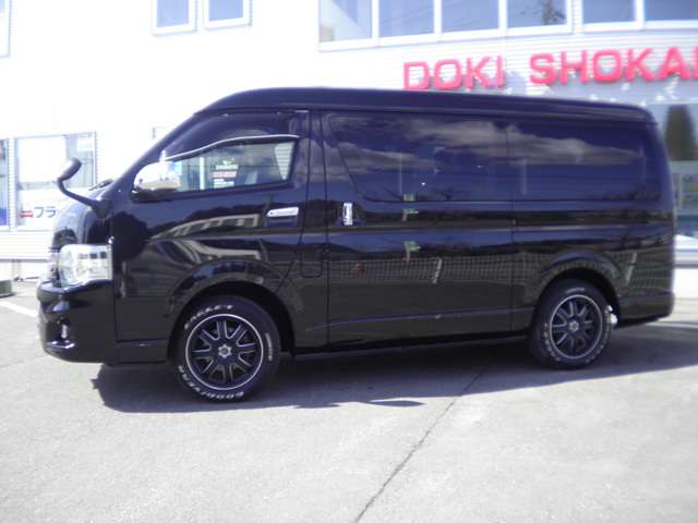 Toyota Hiace 5