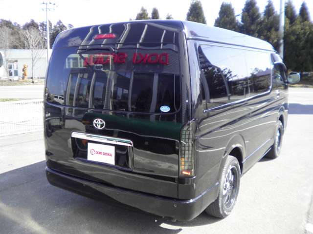 Toyota Hiace 8