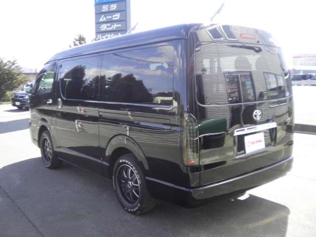 Toyota Hiace 9