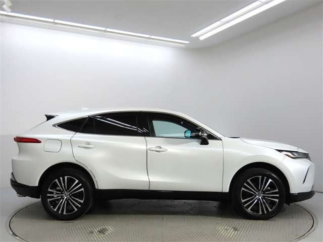 Toyota Harrier 4