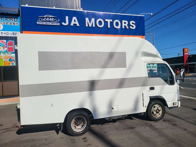 Isuzu Elf Van 12
