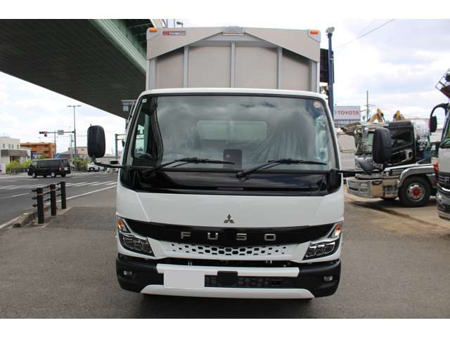 Mitsubishi Fuso Canter 2