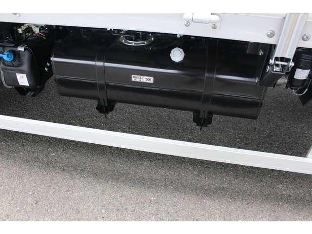 Mitsubishi Fuso Canter 9