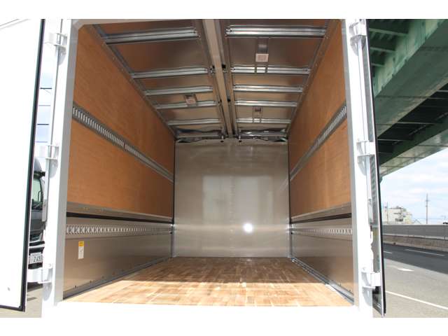 Mitsubishi Fuso Canter 10
