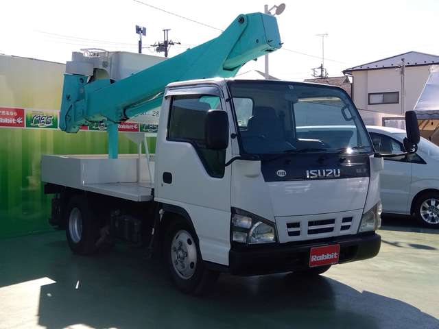 Isuzu Elf 3