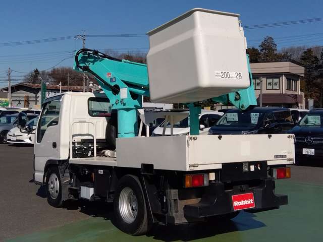 Isuzu Elf 6