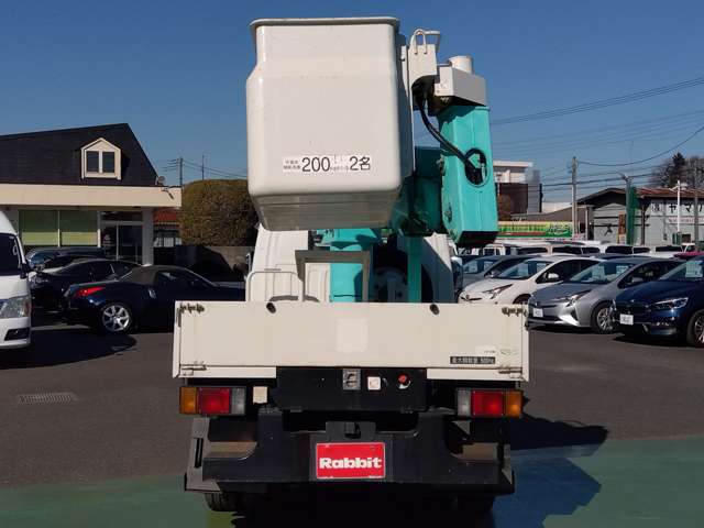 Isuzu Elf 7