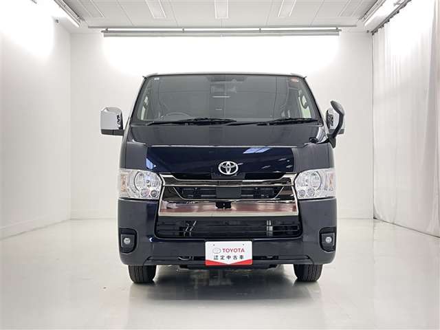 Toyota Hiace Van 3