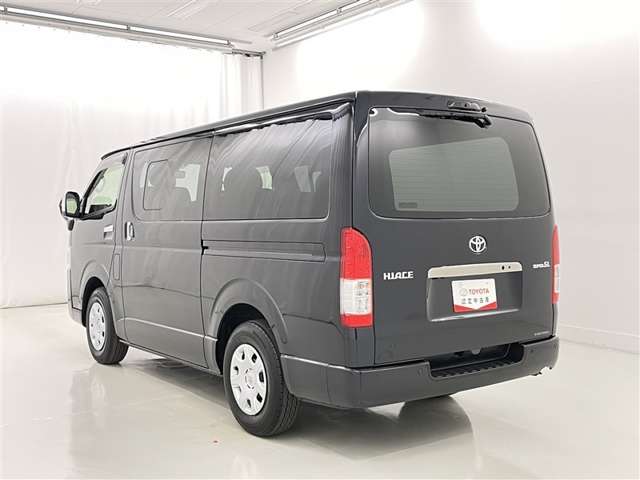 Toyota Hiace Van 5